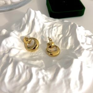 Round Earrings